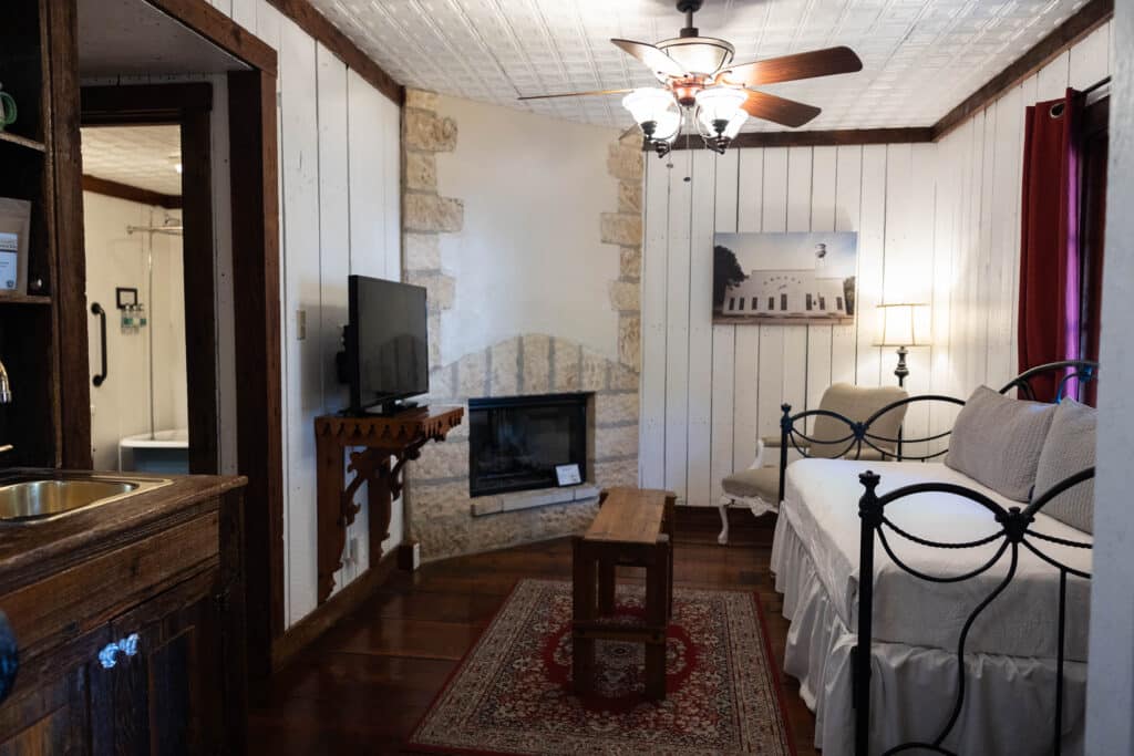 Sunday Haus #19 gallery