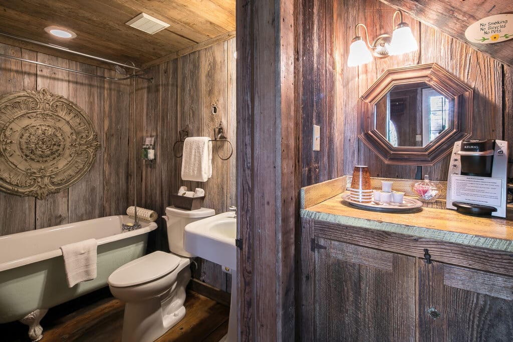 River Tree Loft gallery