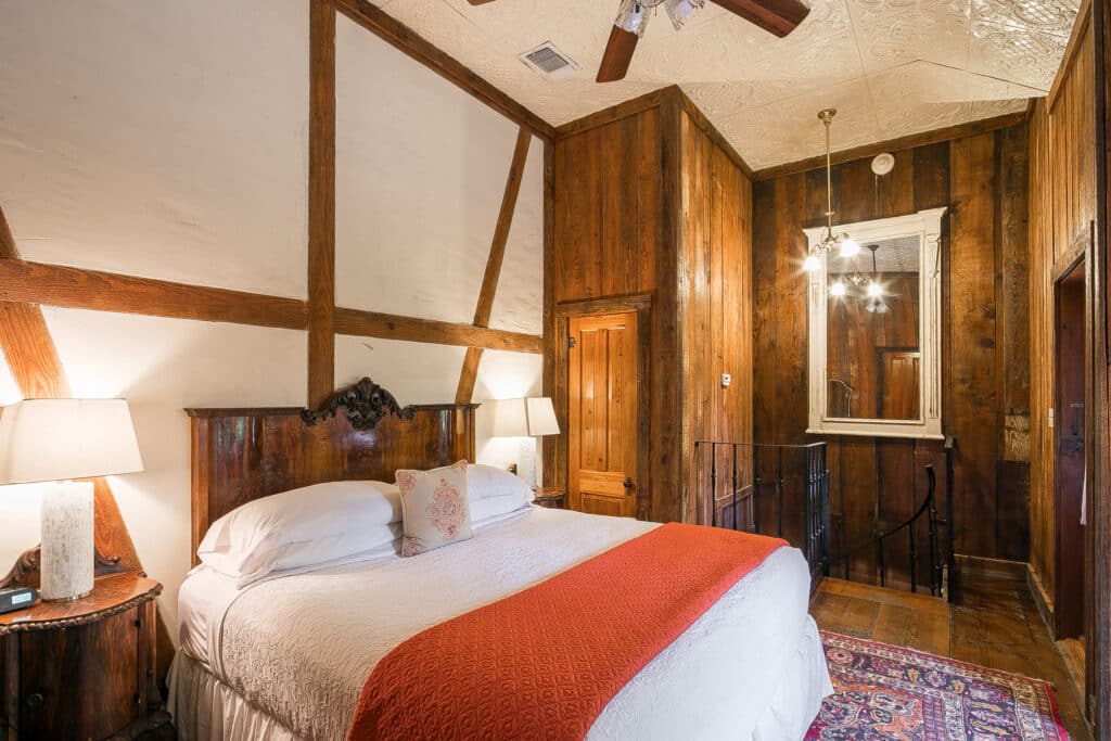 Sunday Haus #18 gallery