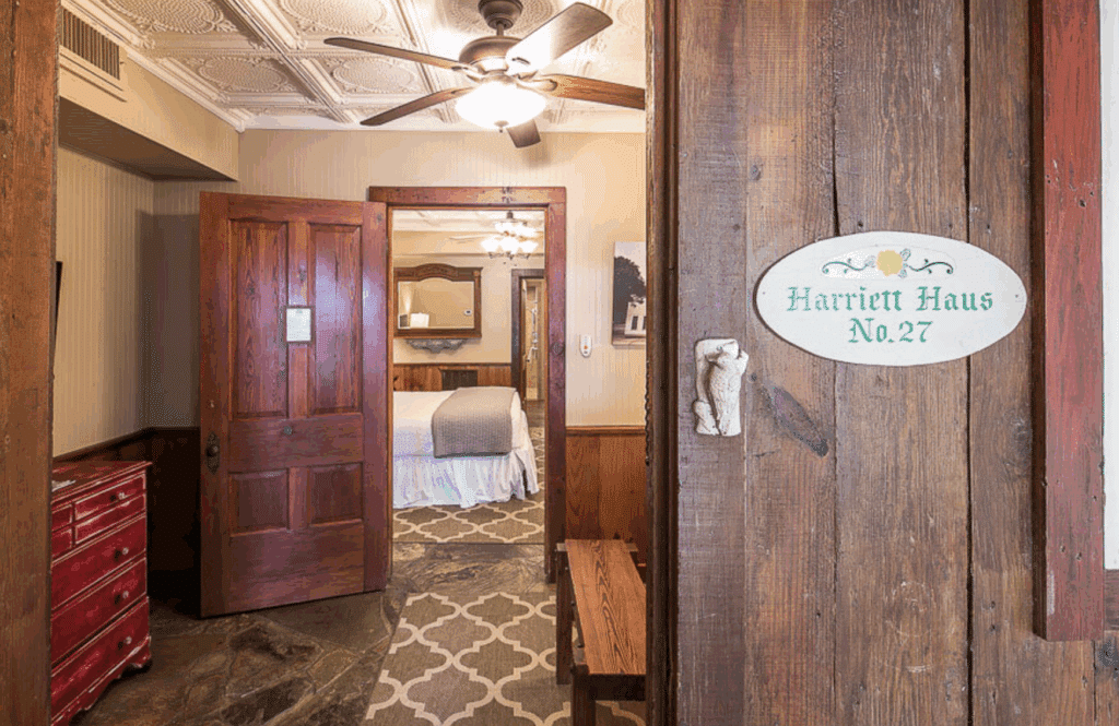 Harriet Haus #27 gallery